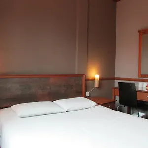 Hotel Four Chain View **
